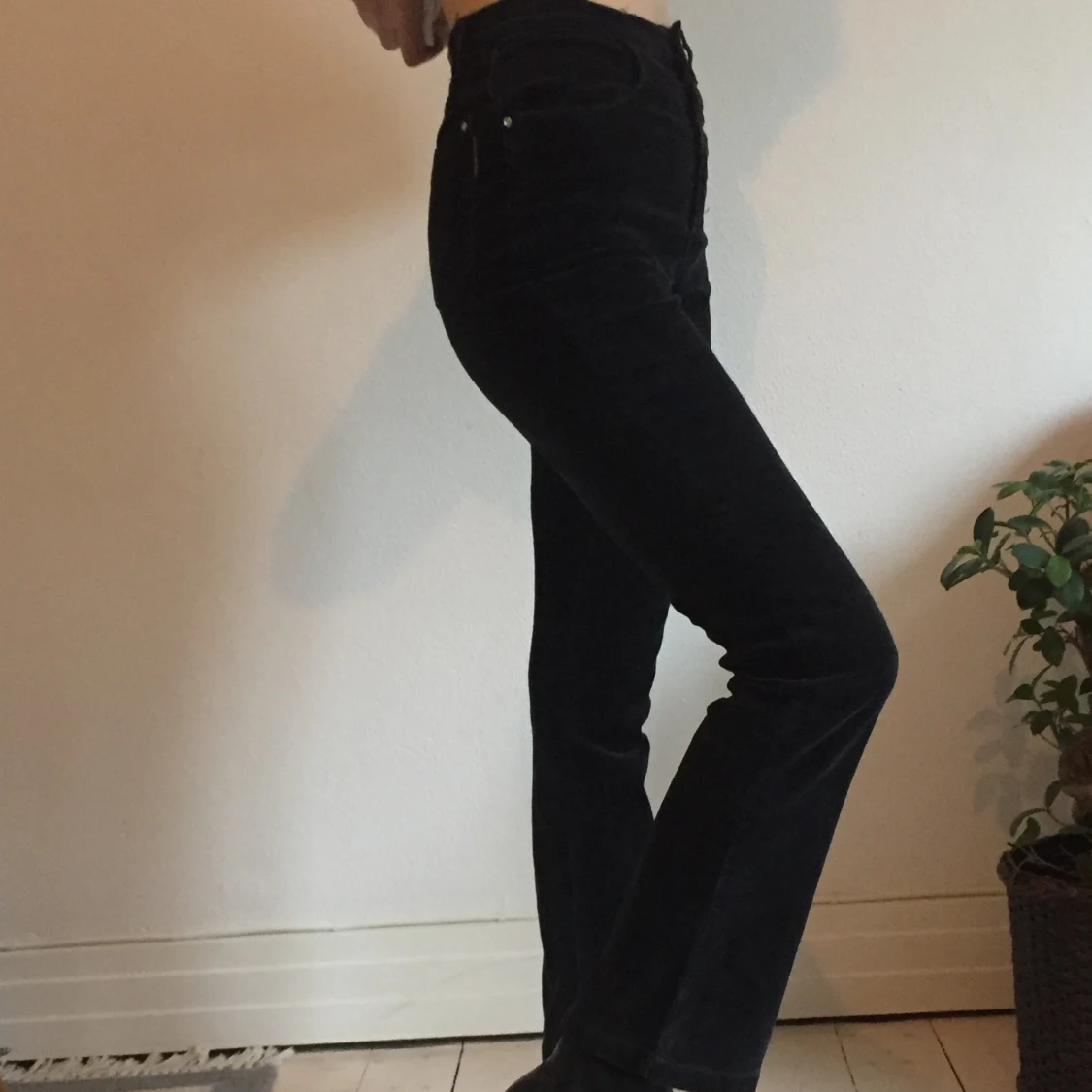 Svarta manchesterjeans - 90