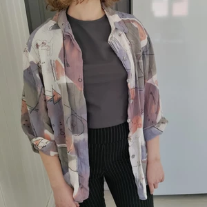 Vintage skjorta - Vintage skjorta med mönster i olika färger. Oversize. 40kr + frakt ❤️