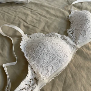Bralette - Använd 1 gång! 💖💖 Så fin men sitter lite tight på mig🙁