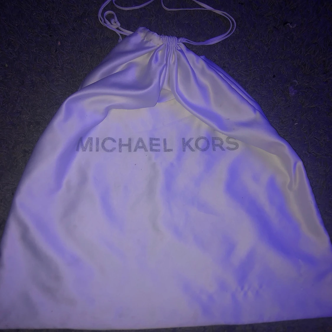 MICHAEL KORS VÄSKA - 90