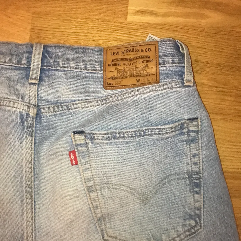 Handmålade Levis jeans. (Köpta på carlings för 1300kr+ 300 för målningen )             Bud i kommentarerna . Jeans & Byxor.