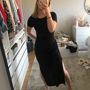 Svart klänning - Fin oanvänd svart klänning