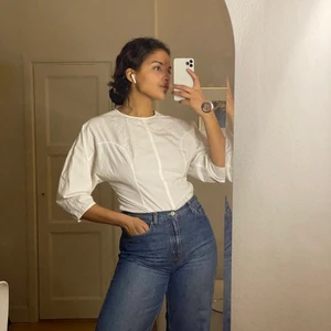 Blus från Arket storlek 40 - Skickas endast -köparen står för frakt.  För referens är min längd 174 cm.