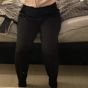 Jättesköna byxor - Jättefina & supersköna!! Byxor ifrån Nelly.com, säljs för att de är lite för stora för mig i midjan..