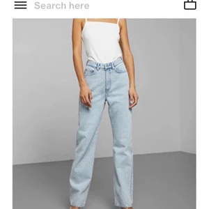 Weekday jeans - Weekday Jeans. Ljusblåa Rowe jeans. Sjukt snygga. Passar till allt. Ett måste att ha i garderoben.