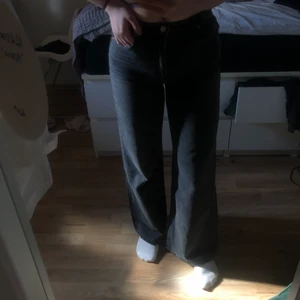 Wide jeans  - Supersnygga jeans från Topshop, som jag säljer då de är för små. Knappt använda.