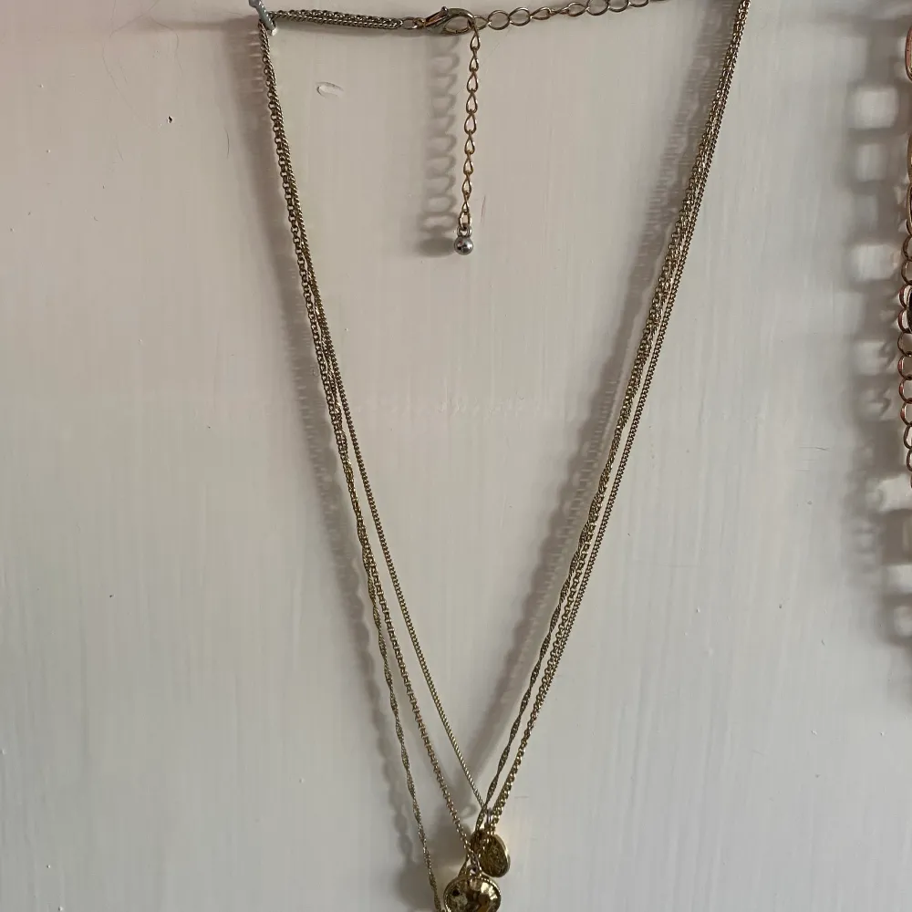 Halsband med tre halsband i ett ✨ Frakt 12kr . Accessoarer.