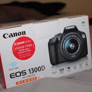 Systemkamera - Den har Wi-Fi funktion så att du kan överföra bilder direkt till mobilen. Den fotar riktigt bra bilder, postar med  spårbart brev köpare står för frakr