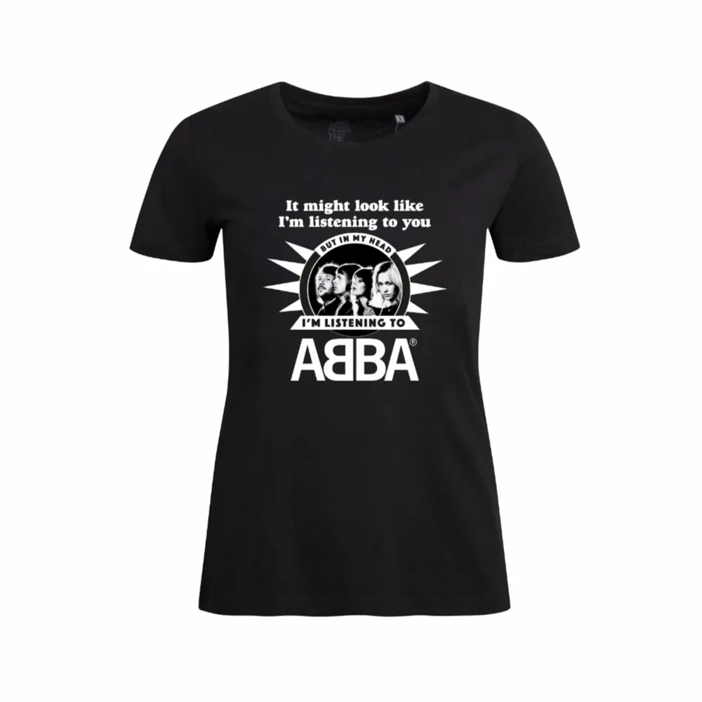 Tshirt från ABBA museet i storlek XS i girlie modell. Skulle säga att den passar en S också. Sparsamt använd kostar nypris 279 kr på ABBA museum som är stängt för tillfället. Sparsamt använd!. T-shirts.