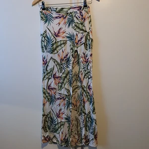 Sommar kjol "XS" - Kjolen är jätte fin, i gott skick! 