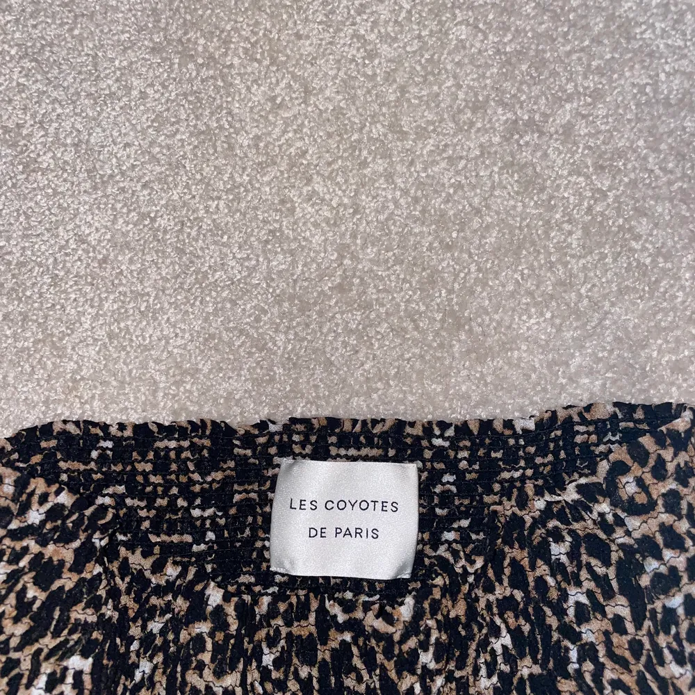 Jag säljer min leopard kjol från Les Coyotes De Paris! Jag är ca 170 och det är storlek 16 år. Säljer den för 250 kr. Köparen står för frakt🥰. Kjolar.