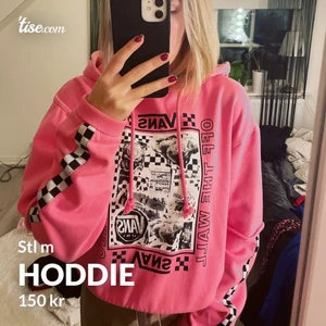 Vans hoddie - Väldigt bra skick i stl M men jag som har xs/S kan ha den beror på hur man vill att den ska sitta. Lägg bud från 150 + frakt 