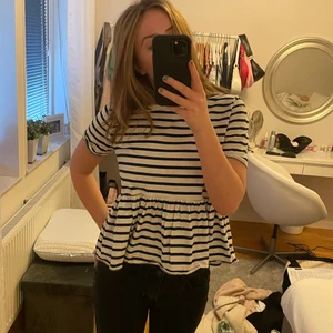 Randig gullig topp! - En randig gullig topp från Zara. Sååå gullig❤️