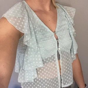 Topp från Bikbok i storlek s - Säljs på grund av att det inte längre används. Fint skick och knappt använd