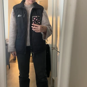 North face väst - Snygg vintage väst från the north face🤍 Vid många interesserade blir det budgivning! Frakt tillkommer 