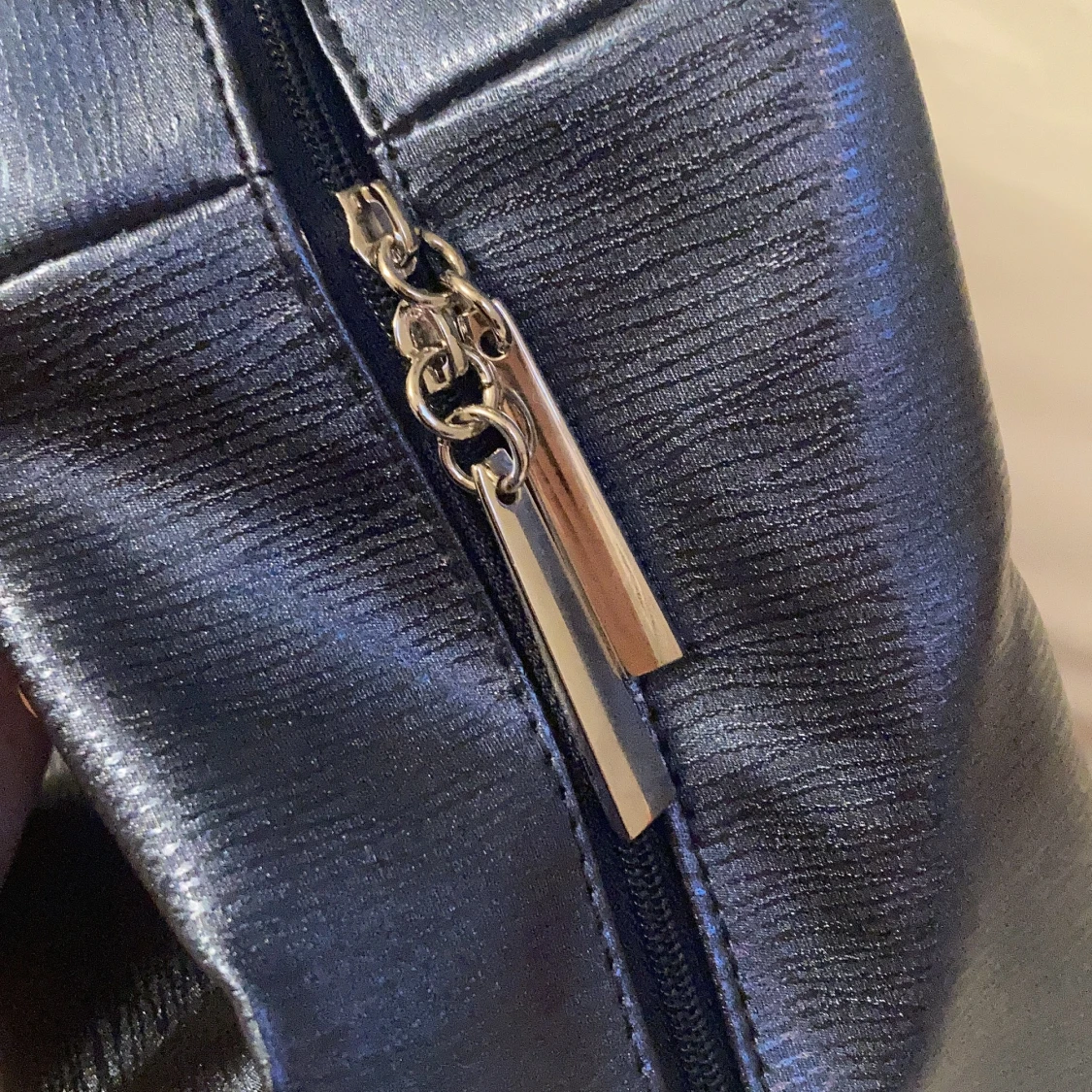 Blå metallic handväska  - 90