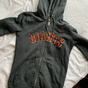 Hoodie Nike - Hoodie från Nike, GIANTS merch. Mycket bra skick!