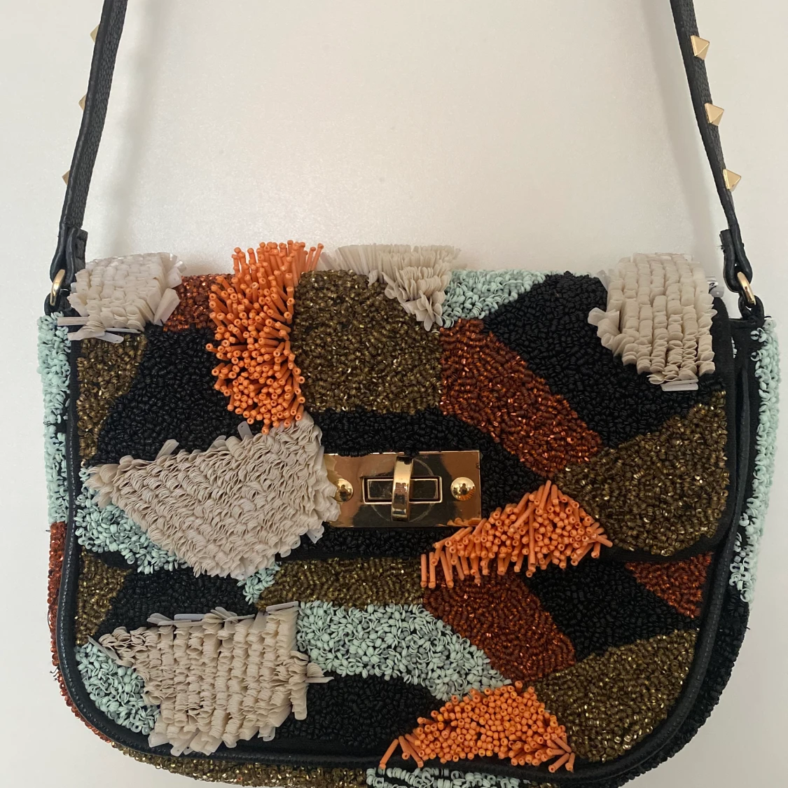 Uterque  väska med nitar & pärlor