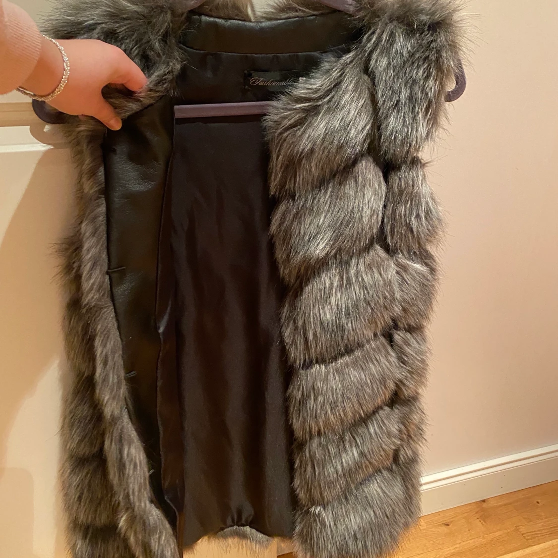 Fake päls väst  - 91