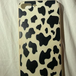 iPhone 7/8 plus skal - Jätte fina skal till iPhone 7/8 plus, säljer då jag bytt telefon! 1 för 20kr eller alla för 50kr! ⭐️