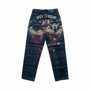 Raw Blue Jeans - Ett par fräna RawBlue jeans. 💥Helt nya💥 Loose fit är det på jeansen! Ger dig den feta 2000-tals stilen samt drainer viben du söker 💯 Storlek 14 men passar som 27/28. Kontakta mig för fler bilder eller mått 🤙 ‼️HÖGSTA BUD 720:-‼️