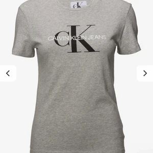 T shorts - Ck t shirt använd ett fåtal gng i bra skick😍