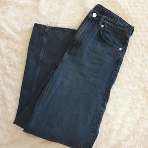 Weekday jeans - Ett par ACE jeans från Weekday, strl w26 l30. Knappt använda :)💙 Köparen står för frakt