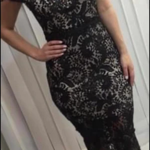 Klänning  - Storlek 36-38