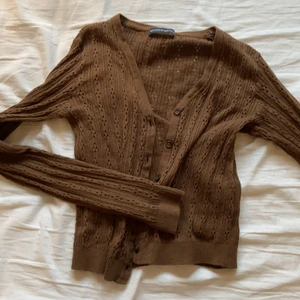 Brandy kofta  - Superfin brun brandy kofta💗 perfekt nu till vinter och vår💕 frakt ingår i priset😘