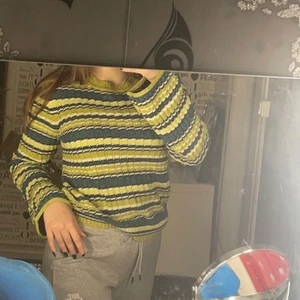 Vintage tröja  - ”Vintage” tröja använd en gång                                              Köpare står för frakt🤍