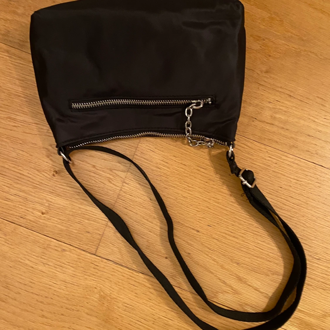 svart väska - 90