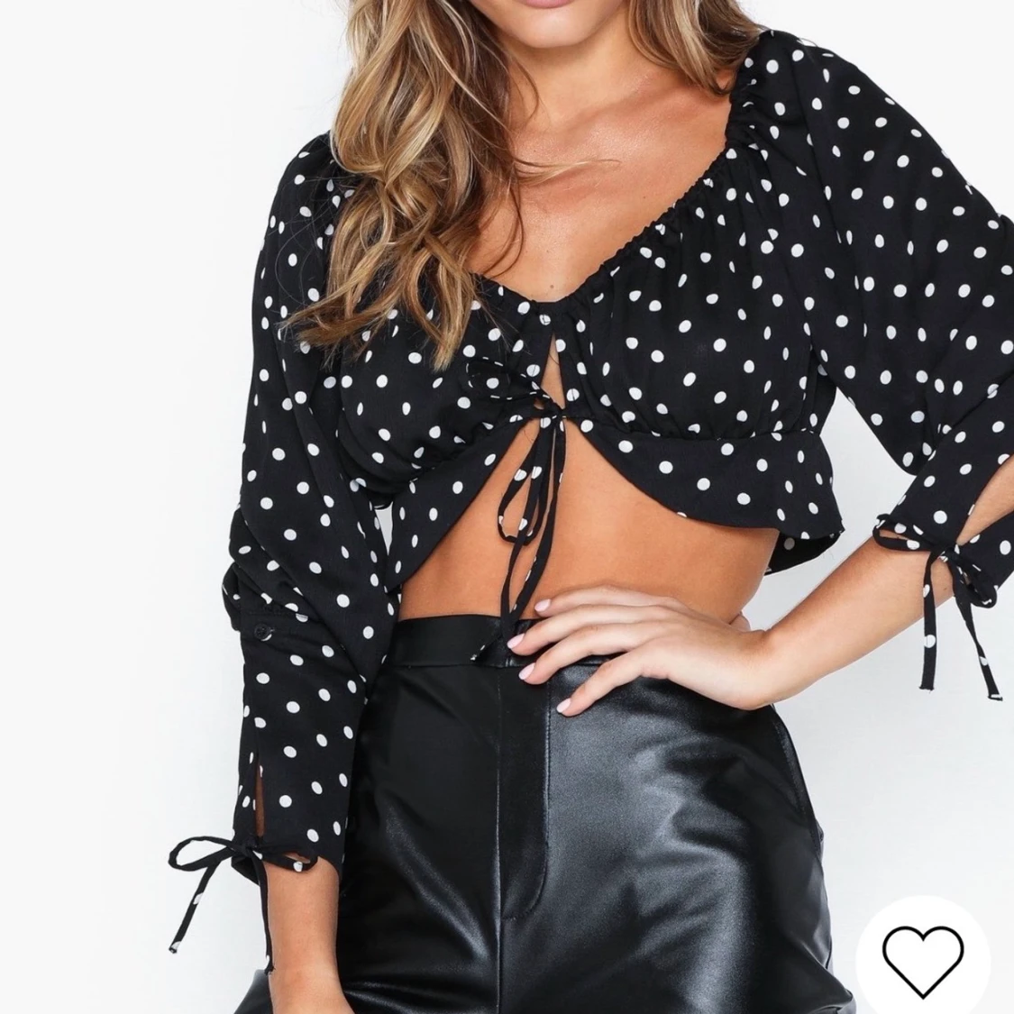 Prickig croptop från Nelly  - 91