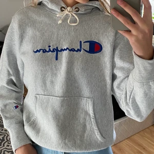 Champion huddie stl XS  - Champion huddie stl XS. Använd ett fåtal gånger, som ny. Köparen står för frakten. 