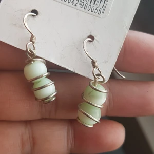 Äkta silver örhengen  - 2par sötta örhengen. Äkta silver. Fint och helt. 160kr får både par.  15kr frakt. 