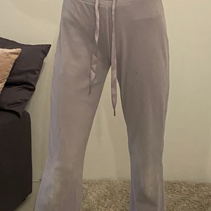 Lila mjukisbyxor  - Jätte fina mjukisbyxor 