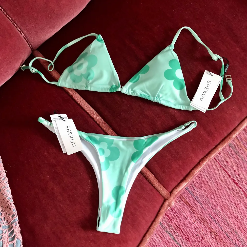 Helt ny bikini från Shekou i jättefin turkos färg! Säljer då den tyvärr inte passar. Första bilden är lånad.❗️Köparen står för frakten❗️Skriv om du har några frågor💕. Övrigt.