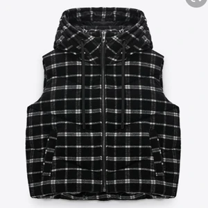 Rutig väst zara - Sjukt fin väst, perfekt nu till hösten!!💓💓