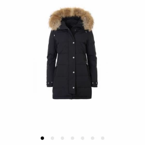 Hollies jacka - Använd 3 gånger jackan är i bra skick inga skador nypris 5499:- säljs för 3900 storlek 42 