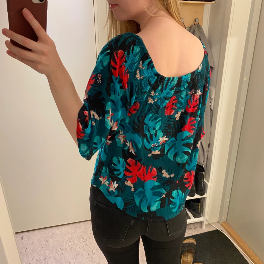 Palmmönstrad off shoulder - 91