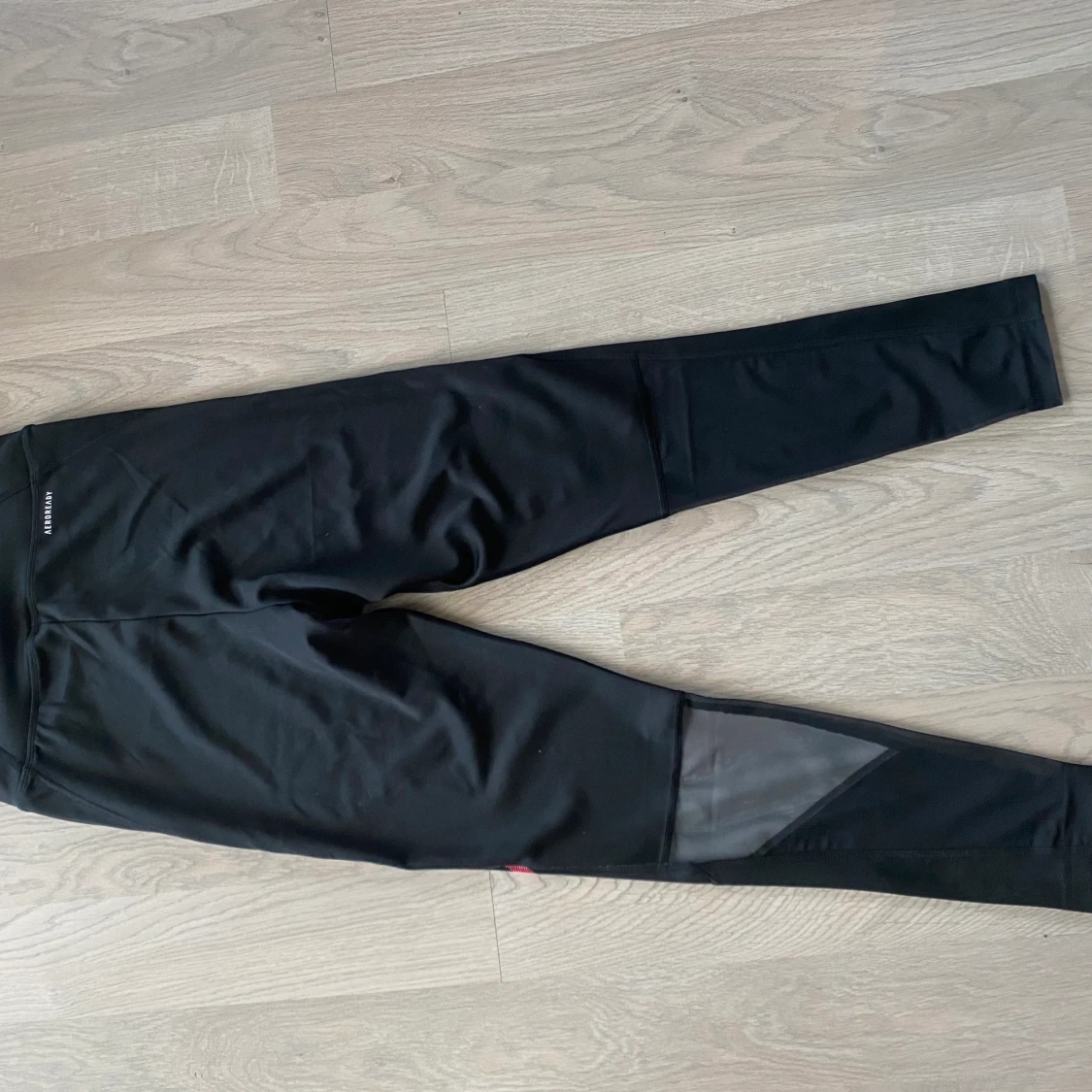 Adidas träningsbyxor  - 90