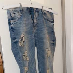 Zara jeans, storlek 32. 180kr + frakt. ✨