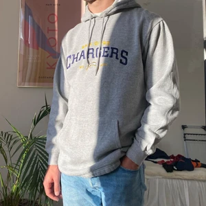 NFL Hoodie - Modellen är 183 cm och bär M🌿  Skriv om du undrar något!