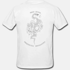 TRÖJA VIRINO - Vit t-shirt med tryck fram och bak. Går att förbeställa i storlek S-XL. 10% av vinsten skänks till KVINNA TILL KVINNA.  Besök gärna vår instagram för mer info @venimeux.rs 😎