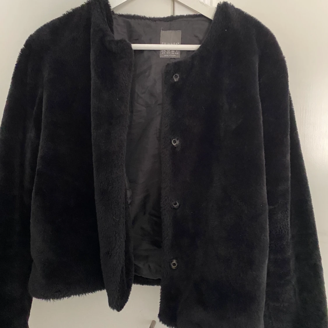 Svart fluff jacka stl M - 90