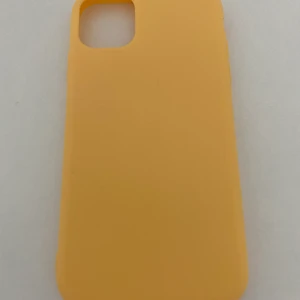 skal iphone 11 - säljer detta helt gula skal till iphone 11. aldrig använt så väldigt fint skick💛