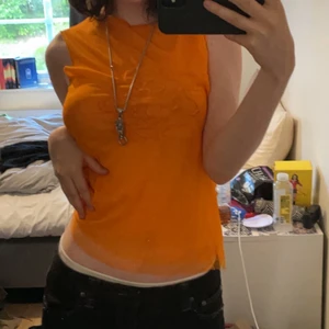 y2k mesh top - superfin vibrant top med supersött blom detalj ! jätte bra skick, fyndat second hand