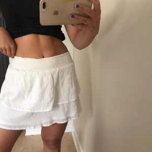 Kjol - Kjol från gina. Storlek M men väldigt liten i storleken.