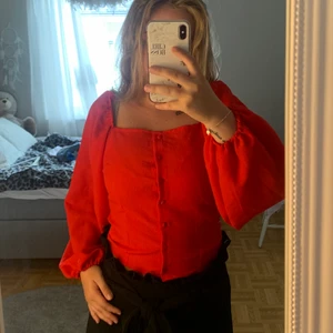 Röd topp - Aldrig använd pga fel storlek 