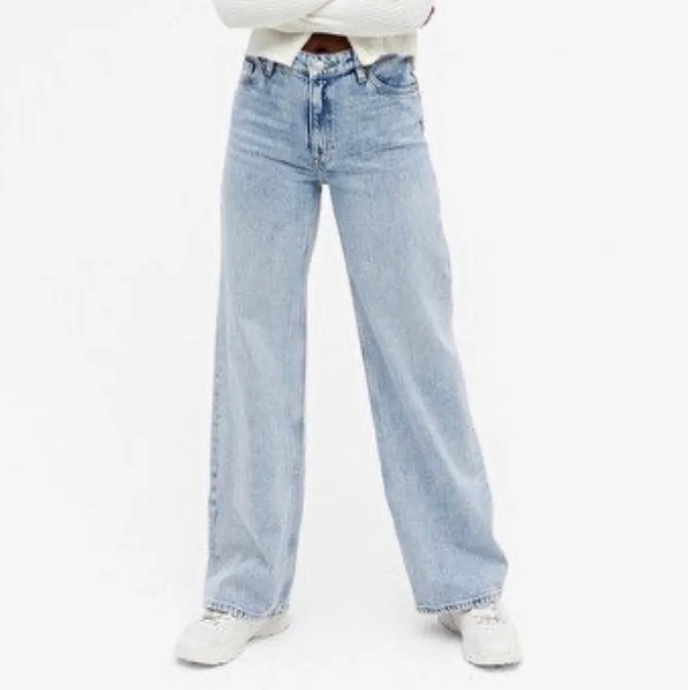 Säljer mina Yoko jeans pga använder inte så mycket. Sparsamt använda. Pris kan ändras vid snabb affär. Kan mötas upp eventuellt posta, står dock ej för postens slarv samt köparen står för frakt. . Jeans & Byxor.