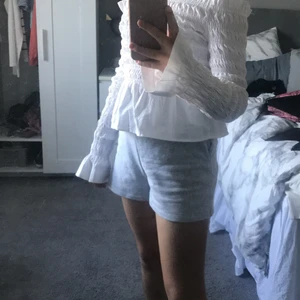 H&M - Säljer min tröja från H&M. Aldrig använd! Nyskick! Xs/s 60kr